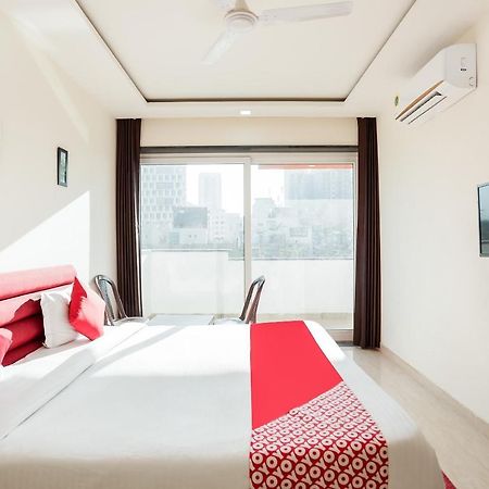 غورغاون Oyo 65118 Hotel Vatika المظهر الخارجي الصورة