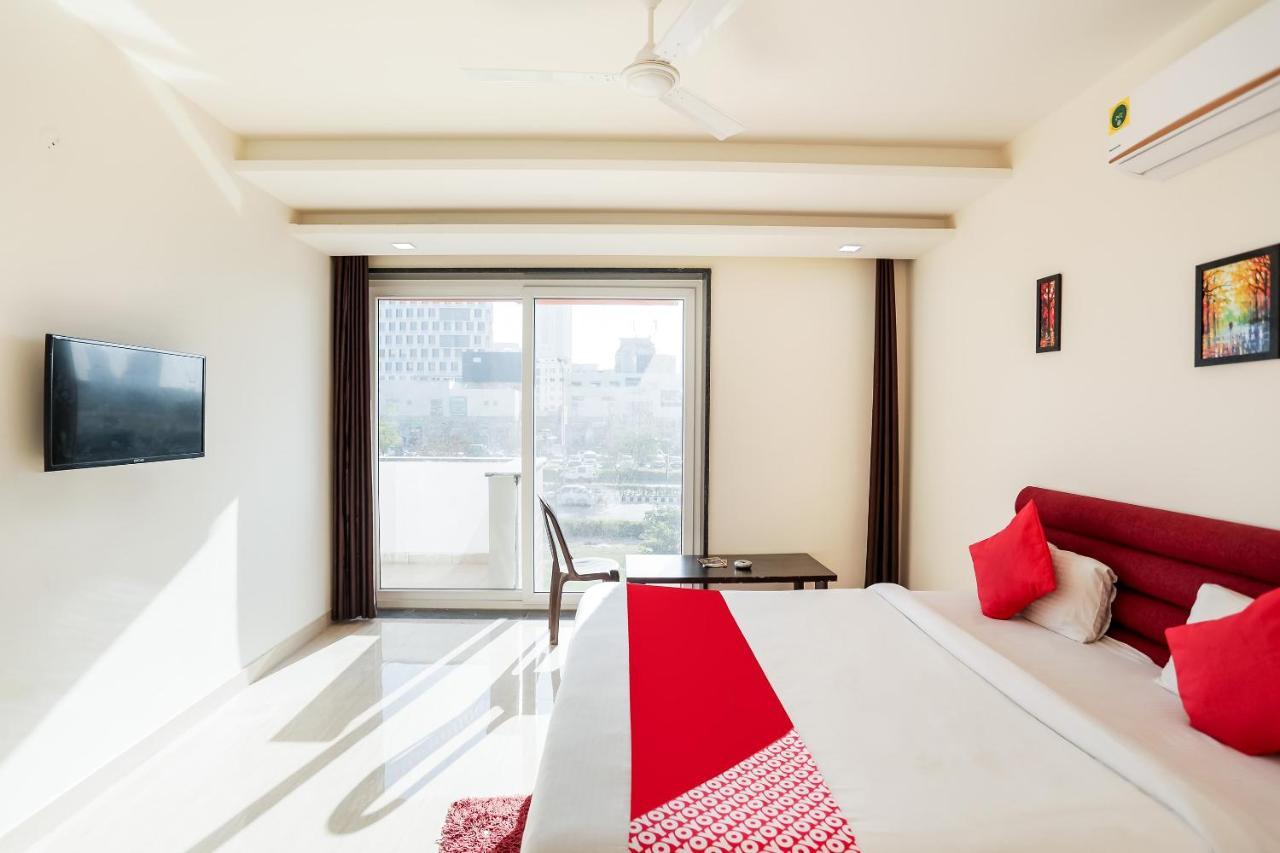 غورغاون Oyo 65118 Hotel Vatika المظهر الخارجي الصورة