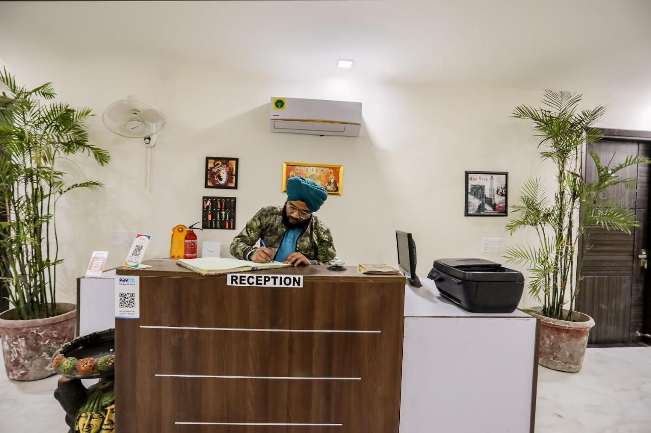 غورغاون Oyo 65118 Hotel Vatika المظهر الخارجي الصورة